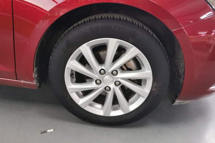 Used Buick Verano 2015 Sedan 15S Automatic Leading Model Right Front Wheel Hub