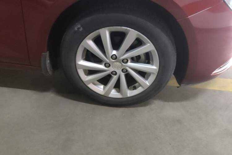 Used Buick Verano 2015 Sedan 15S Automatic Leading Model Right Front Wheel Hub