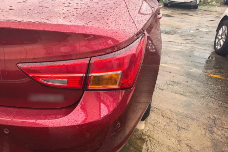 Used Buick Verano 2015 Sedan 20T Dual-Clutch Leading Model Right Rear Taillight