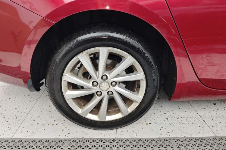 Used Buick Verano 2015 Sedan 15S Automatic Ambition Model Right Rear Wheel Hub