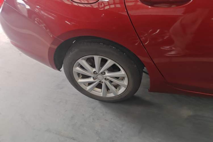 Used Buick Verano 2015 Sedan 15S Automatic Ambition Model Right Rear Wheel Hub