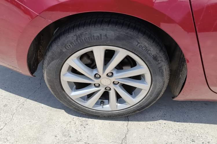 Used Buick Verano 2015 Sedan 15S Automatic Ambition Model Right Rear Wheel Hub