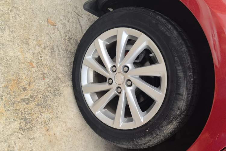 Used Buick Verano 2015 Sedan 15S Automatic Leading Model Right Rear Wheel Hub
