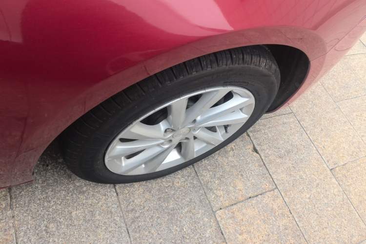 Used Buick Verano 2015 Sedan 15S Automatic Leading Model Right Rear Wheel Hub