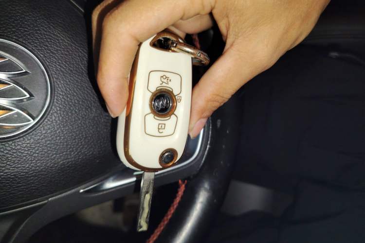 Used Buick Verano 2015 Sedan 20T Dual-Clutch Elite Model Vehicle Key