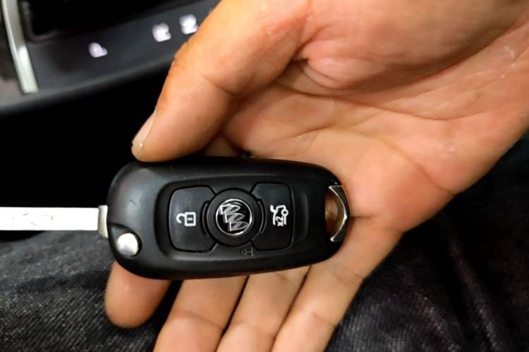 Used Buick Verano 2015 Sedan 20T Dual-Clutch Elite Model Vehicle Key