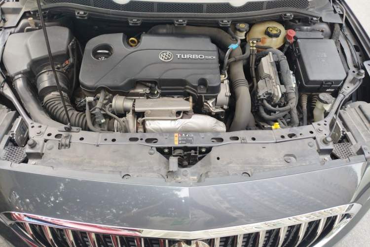 Used Buick Verano 2015 Sedan 20T Dual-Clutch Leading Model Engine Bay