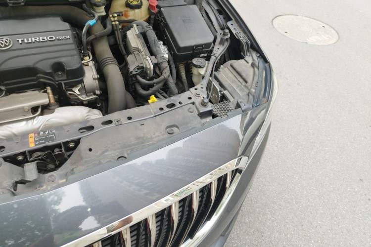 Used Buick Verano 2015 Sedan 20T Dual-Clutch Leading Model Engine Bay Left