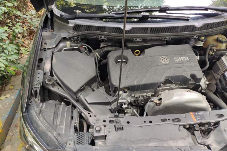 Used Buick Verano 2015 Sedan 15S Automatic Leading Model Engine Bay Right