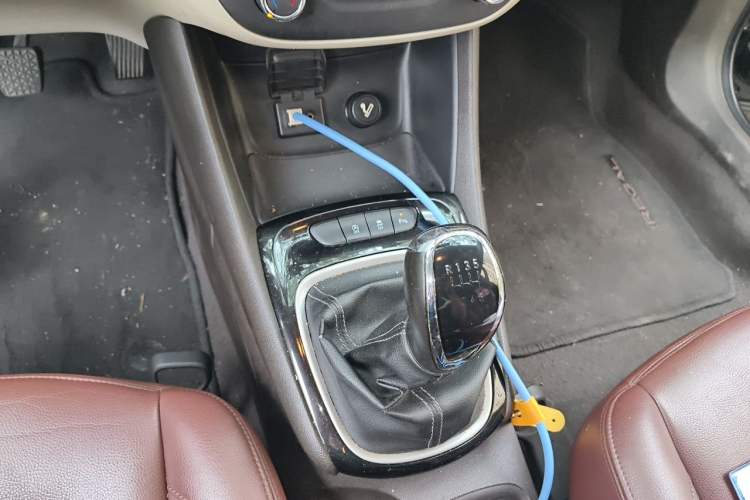 Used Buick Verano 2015 Sedan 15S Manual Entry-Level Model Gear Lever