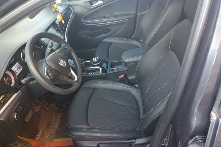 Used Buick Verano 2015 Sedan 20T Dual-Clutch Leading Model Left Front Seat