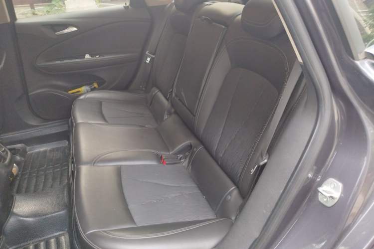 Used Buick Verano 2015 Sedan 20T Dual-Clutch Leading Model Left Rear Seat