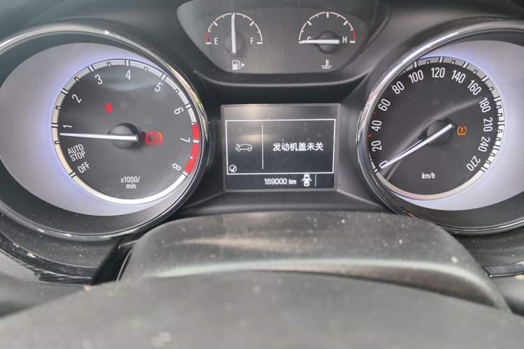 Used Buick Verano 2015 Sedan 15S Manual Entry-Level Model Odometer Close Up