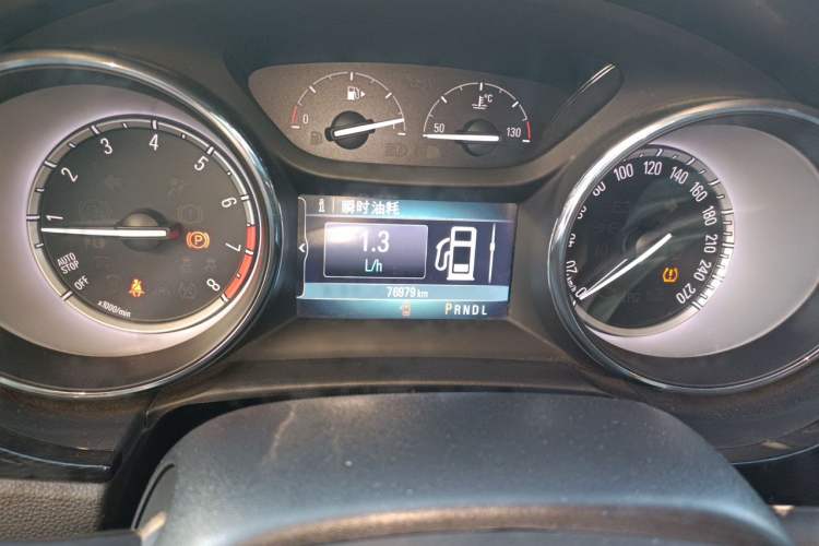 Used Buick Verano 2015 Sedan 20T Dual-Clutch Leading Model Odometer Close Up