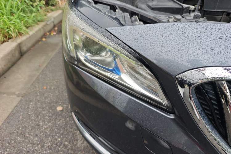 Used Buick Verano 2015 Sedan 15S Automatic Leading Model Right Front Headlight