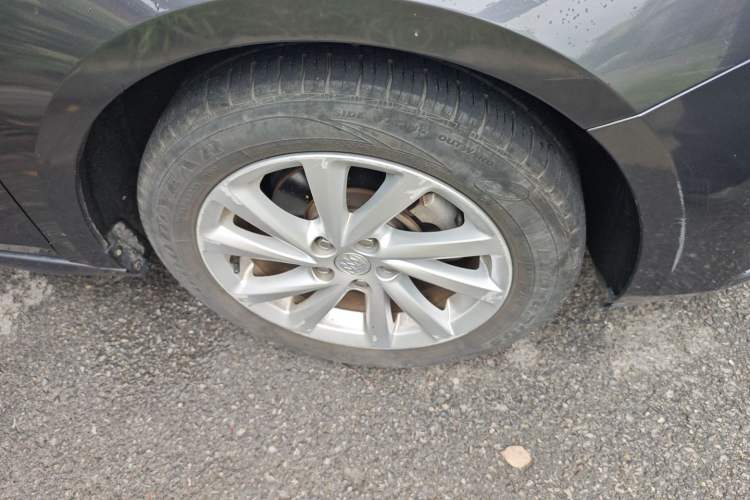 Used Buick Verano 2015 Sedan 15S Automatic Leading Model Right Front Wheel Hub