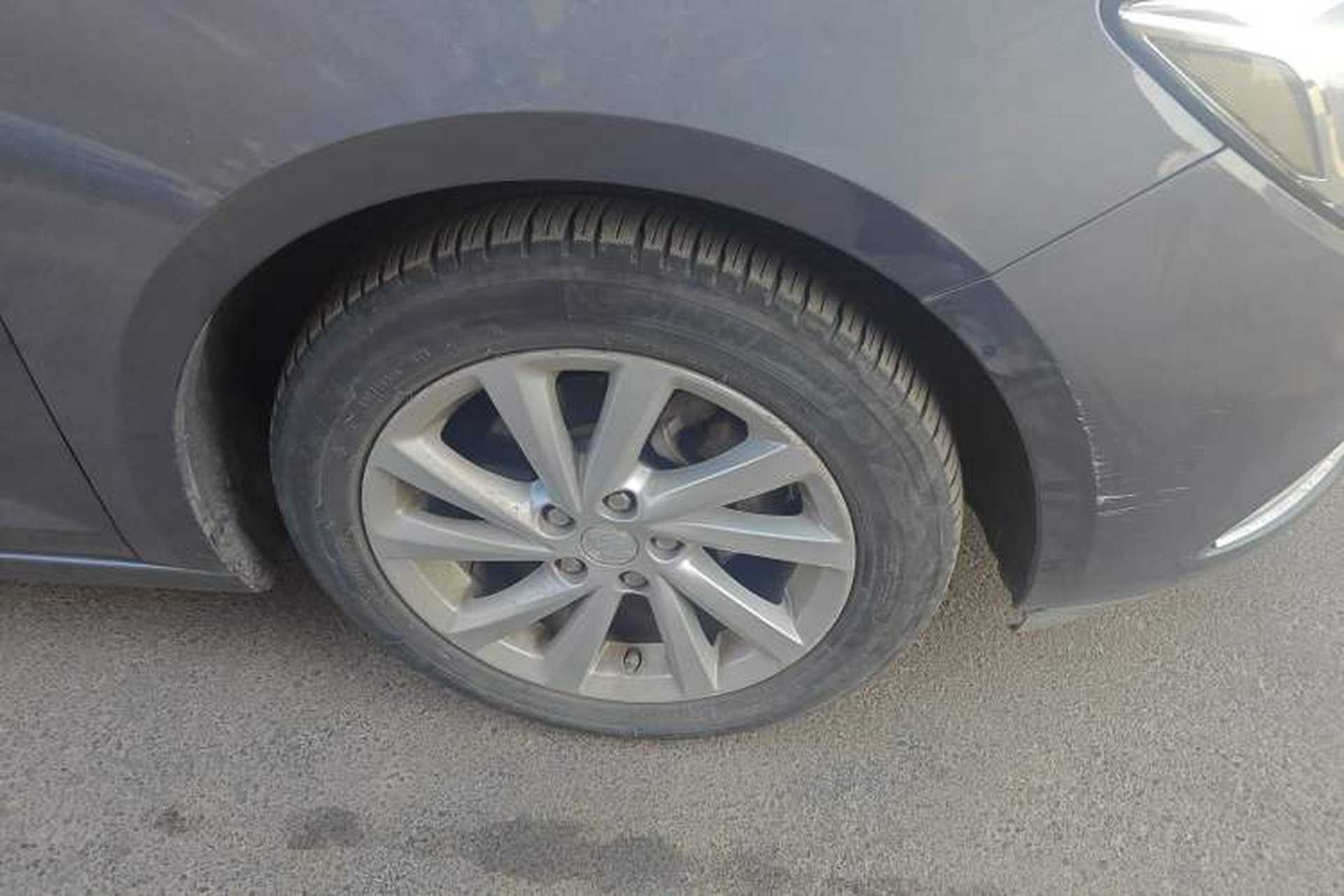 Used Buick Verano 2015 Sedan 15S Automatic Leading Model Right Front Wheel Hub