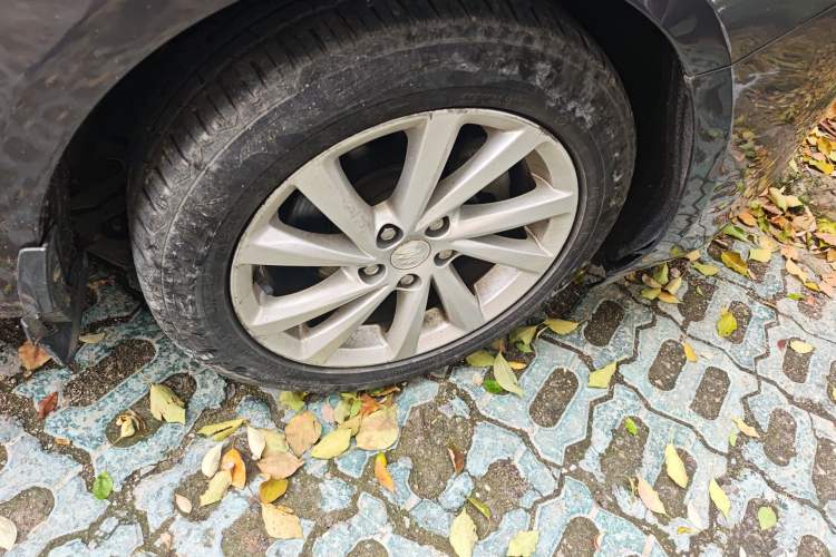 Used Buick Verano 2015 Sedan 15S Automatic Leading Model Right Front Wheel Hub