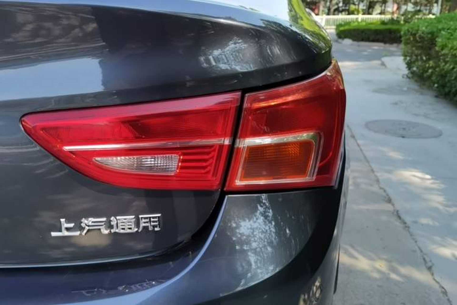 Used Buick Verano 2015 Sedan 15S Manual Entry-Level Model Right Rear Taillight