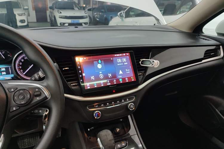 Used Buick Verano 2015 Sedan 20T Dual-Clutch Leading Model Audio And AC Panel