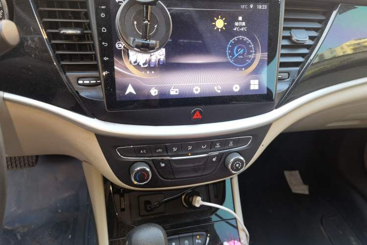 Used Buick Verano 2015 Sedan 15S Automatic Leading Model Audio And AC Panel