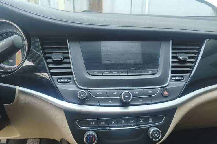 Used Buick Verano 2015 Sedan 15S Manual Entry-Level Model Audio And AC Panel
