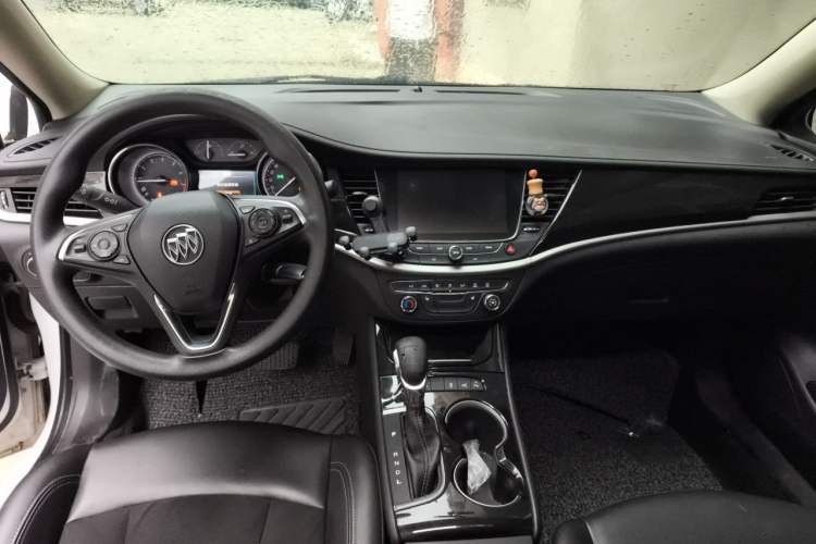 Used Buick Verano 2015 Sedan 20T Dual-Clutch Elite Model Center Console
