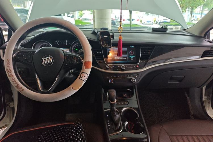 Used Buick Verano 2015 Sedan 20T Dual-Clutch Leading Model Center Console