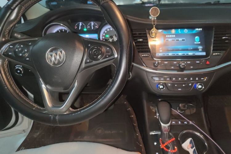 Used Buick Verano 2015 Sedan 20T Dual-Clutch Flagship Model Center Console