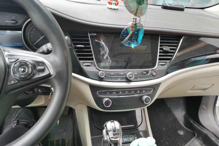 Used Buick Verano 2015 Sedan 15S Automatic Leading Model Center Console