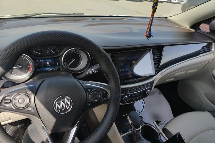 Used Buick Verano 2015 Sedan 15S Automatic Leading Model Center Console