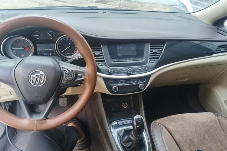 Used Buick Verano 2015 Sedan 15S Manual Entry-Level Model Center Console