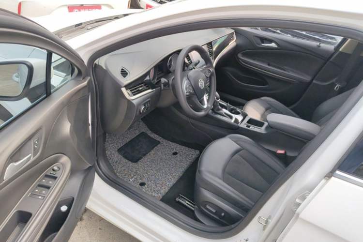 Used Buick Verano 2015 Sedan 20T Dual-Clutch Elite Model Driver Seat