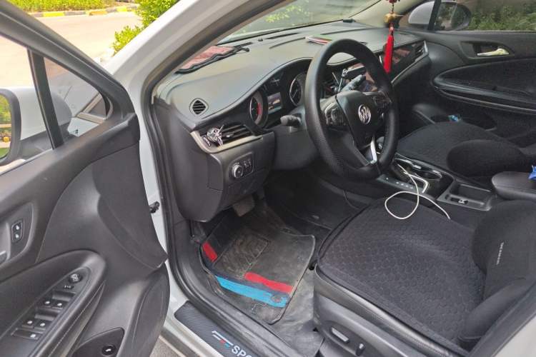 Used Buick Verano 2015 Sedan 20T Dual-Clutch Elite Model Driver Seat