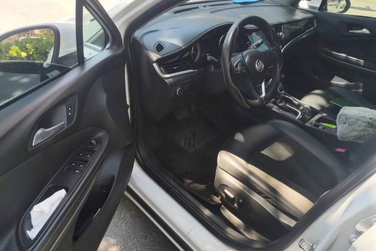 Used Buick Verano 2015 Sedan 20T Dual-Clutch Elite Model Driver Seat
