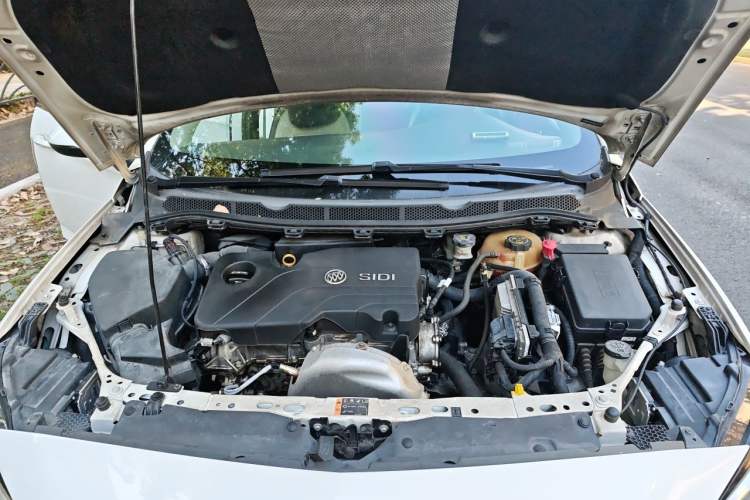 Used Buick Verano 2015 Sedan 15S Automatic Leading Model Engine Bay