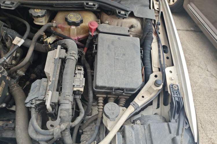 Used Buick Verano 2015 Sedan 15S Automatic Leading Model Engine Bay Left