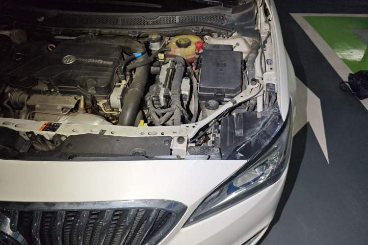 Used Buick Verano 2015 Sedan 20T Dual-Clutch Leading Model Engine Bay Left