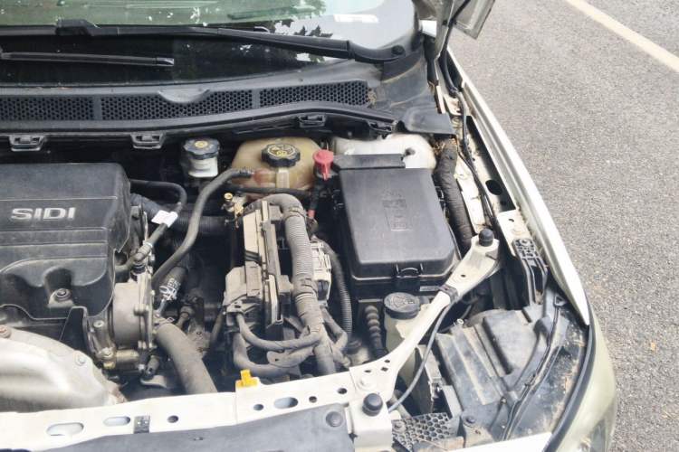 Used Buick Verano 2015 Sedan 15S Automatic Leading Model Engine Bay Left