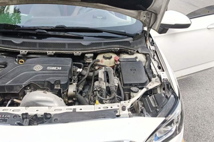 Used Buick Verano 2015 Sedan 15S Automatic Leading Model Engine Bay Left