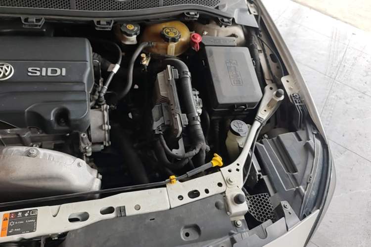Used Buick Verano 2015 Sedan 15S Automatic Leading Model Engine Bay Left