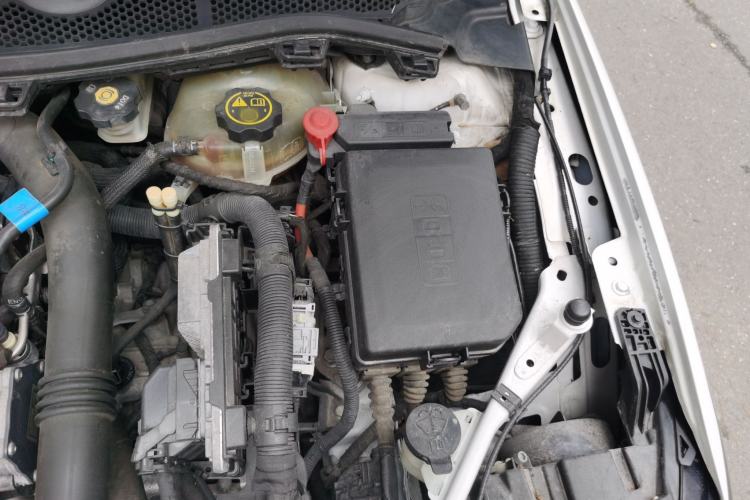 Used Buick Verano 2015 Sedan 20T Dual-Clutch Leading Model Engine Bay Left