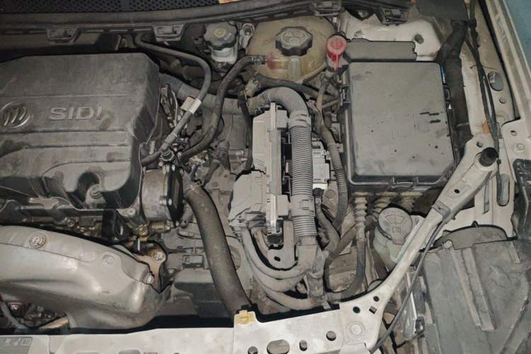 Used Buick Verano 2015 Sedan 15S Automatic Leading Model Engine Bay Left