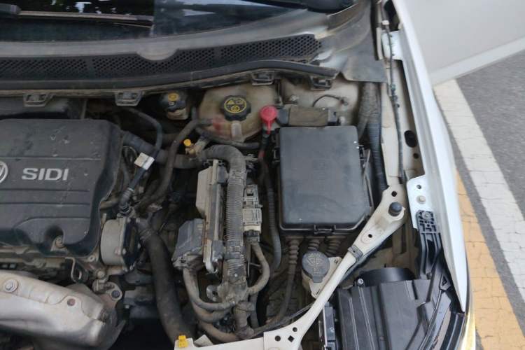 Used Buick Verano 2015 Sedan 15S Automatic Ambition Model Engine Bay Left