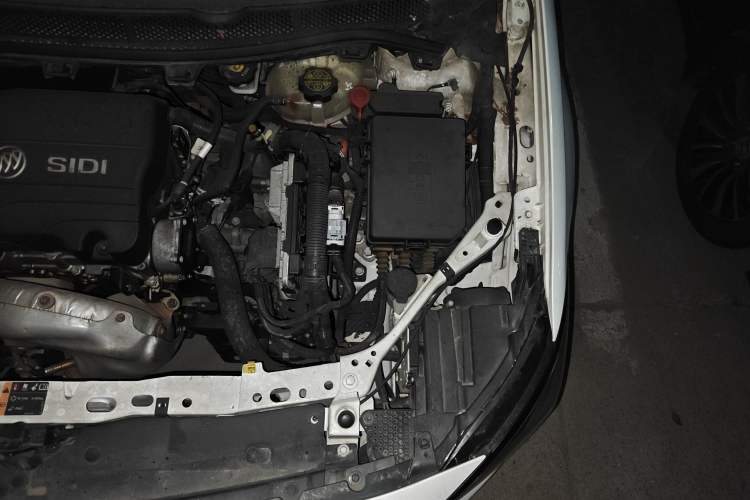 Used Buick Verano 2015 Sedan 15S Automatic Leading Model Engine Bay Left