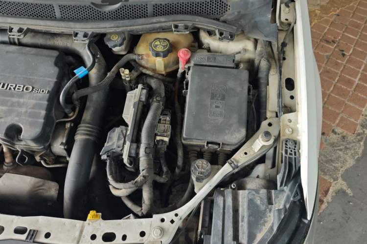 Used Buick Verano 2015 Sedan 20T Dual-Clutch Leading Model Engine Bay Left
