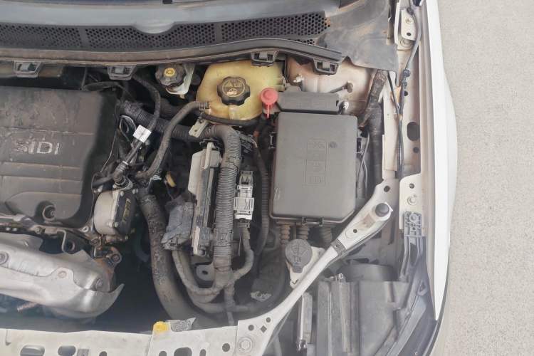 Used Buick Verano 2015 Sedan 15S Manual Leading Model Engine Bay Left