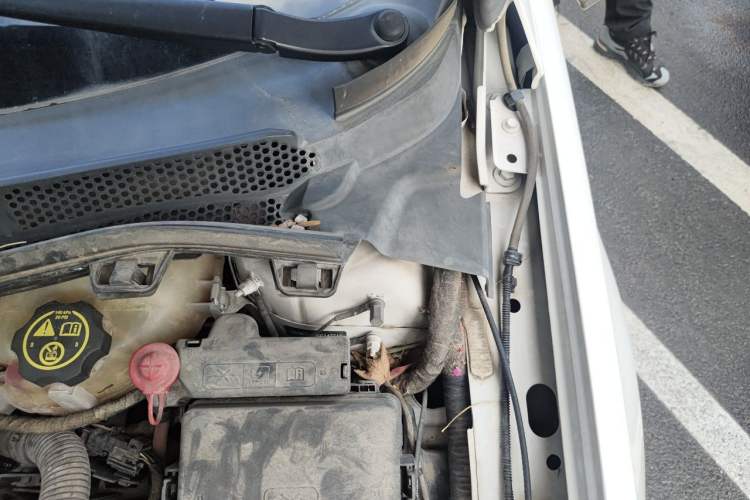 Used Buick Verano 2015 Sedan 15S Automatic Leading Model Engine Bay Left