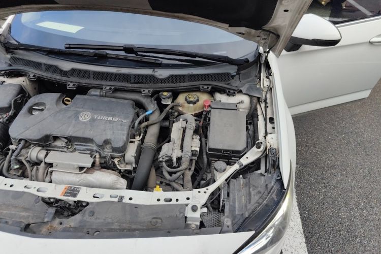Used Buick Verano 2015 Sedan 20T Dual-Clutch Elite Model Engine Bay Left