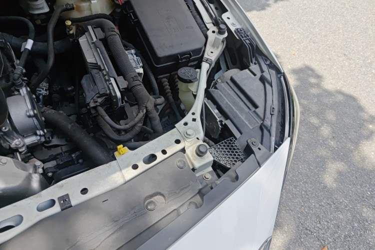 Used Buick Verano 2015 Sedan 15S Automatic Leading Model Engine Bay Left